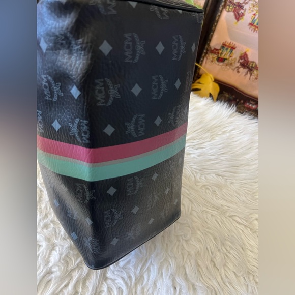 EUC mcm boston stark - Picture 8 of 15